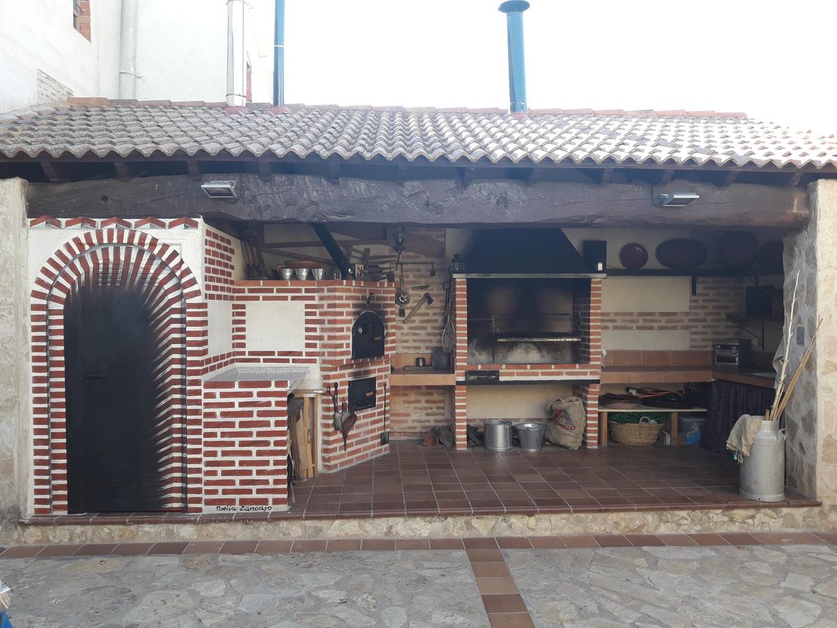 Casa Rural La Casa De Las Manuelas Horcajo de las Torres Exterior foto